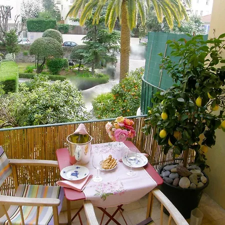 For Art And Promenade Lovers Apartment *